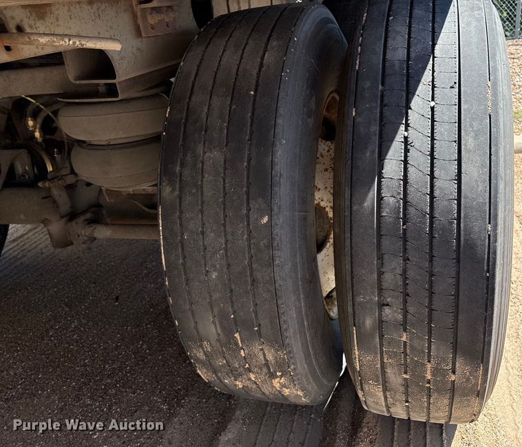 image for item EM0615 2006 Lufkin TFV-CL-110 dry van trailer