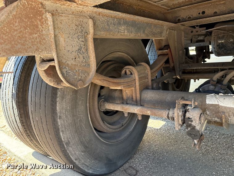 image for item EM0617 2001 Wabash DVCVHPC dry van trailer