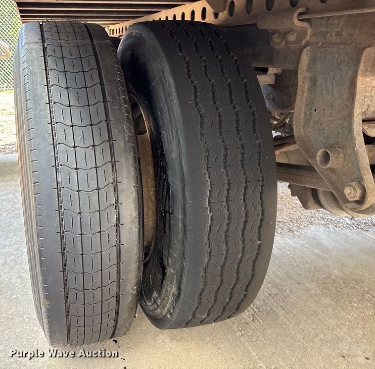 image for item EM0617 2001 Wabash DVCVHPC dry van trailer