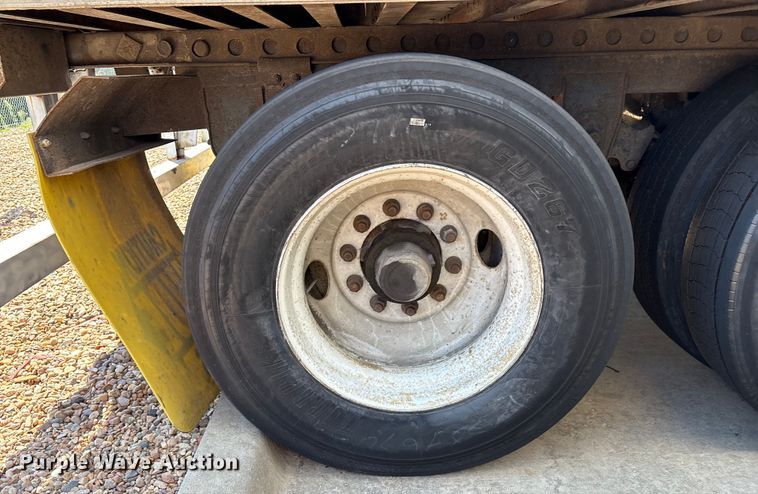 image for item EM0617 2001 Wabash DVCVHPC dry van trailer