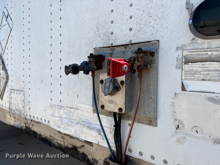 image for item EM0620 2005 Wabash DVCVHPC dry van trailer