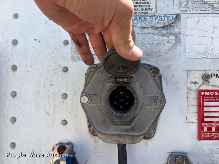 image for item EM0622 2006 Lufkin TFV-CL-110 dry van trailer