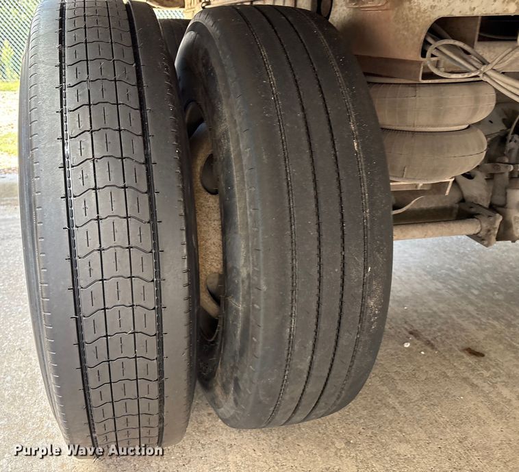 image for item EM0622 2006 Lufkin TFV-CL-110 dry van trailer