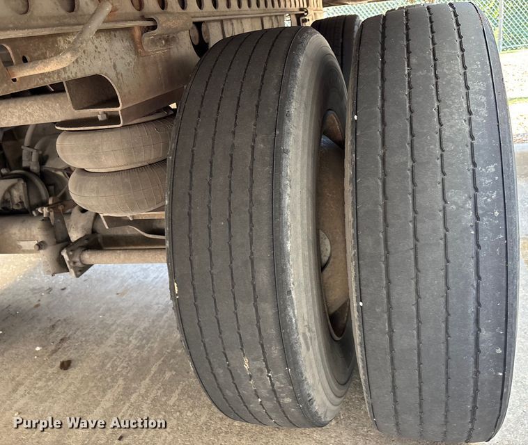 image for item EM0622 2006 Lufkin TFV-CL-110 dry van trailer