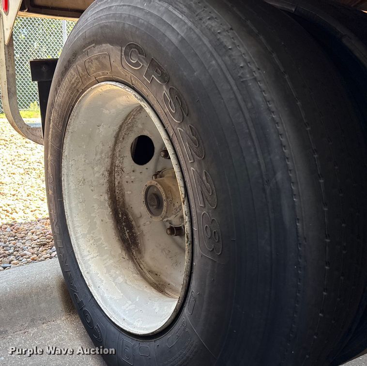 image for item EM0624 2006 Lufkin TFV-CL-110 dry van trailer