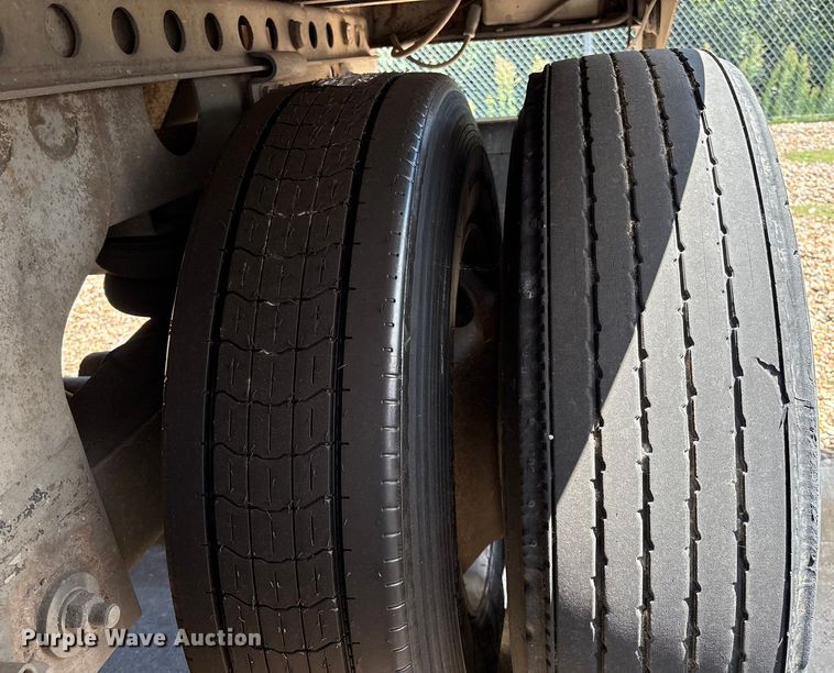 image for item EM0624 2006 Lufkin TFV-CL-110 dry van trailer