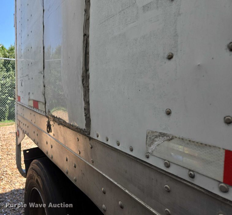 image for item EM0625 2006 Lufkin dry van trailer