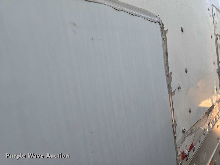 image for item EM0625 2006 Lufkin dry van trailer