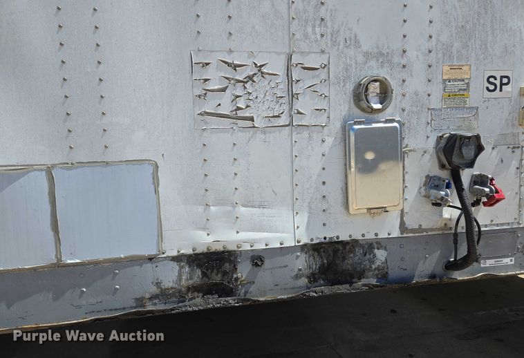 image for item EM0625 2006 Lufkin dry van trailer