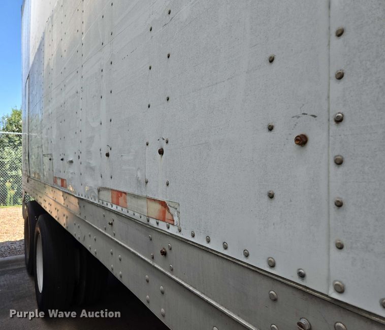 image for item EM0625 2006 Lufkin dry van trailer