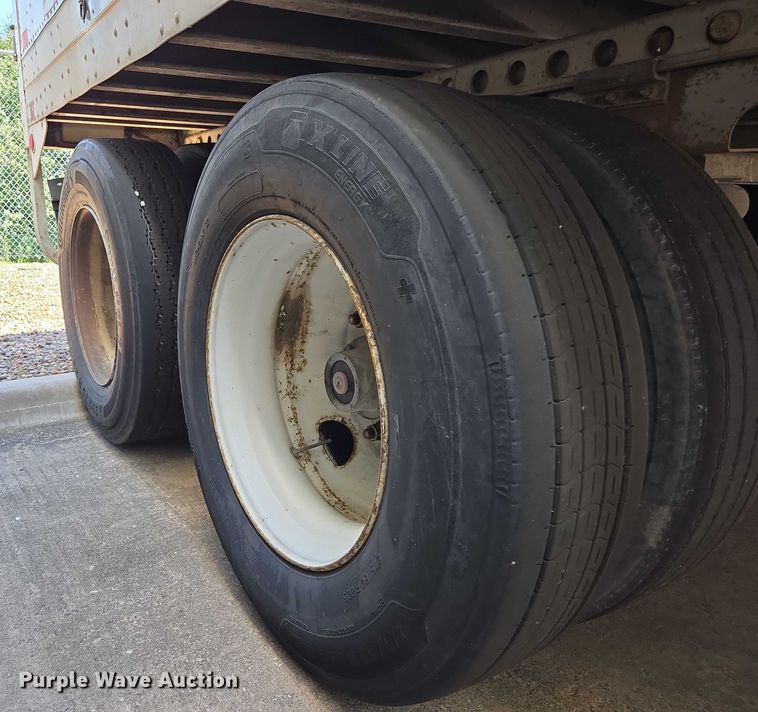 image for item EM0625 2006 Lufkin dry van trailer