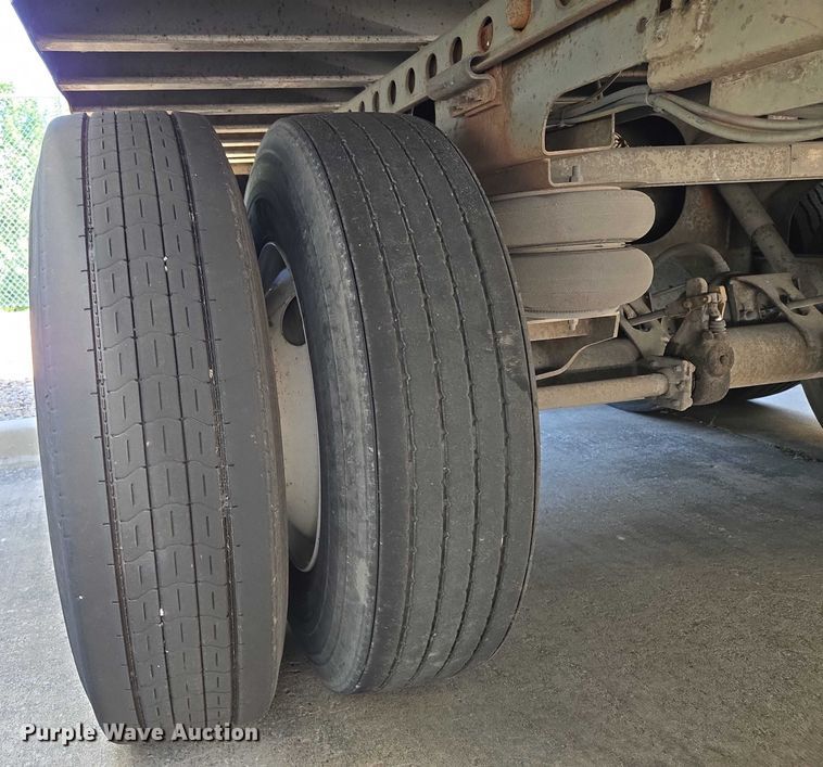 image for item EM0625 2006 Lufkin dry van trailer