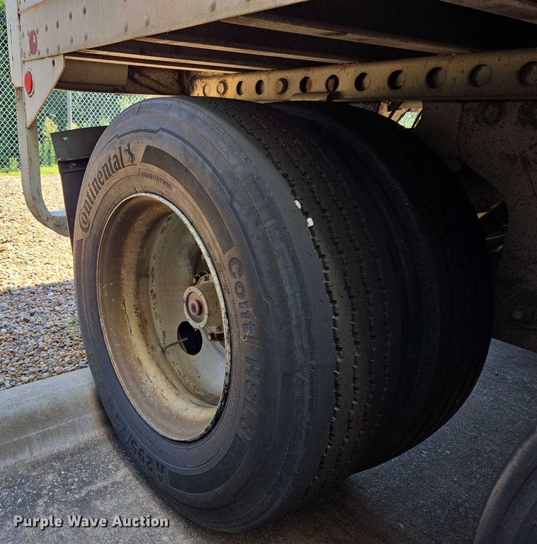 image for item EM0625 2006 Lufkin dry van trailer