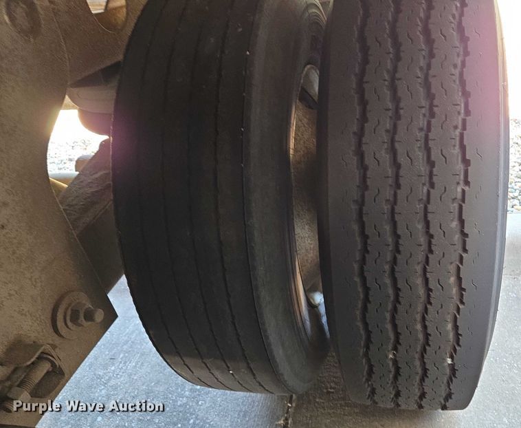 image for item EM0625 2006 Lufkin dry van trailer