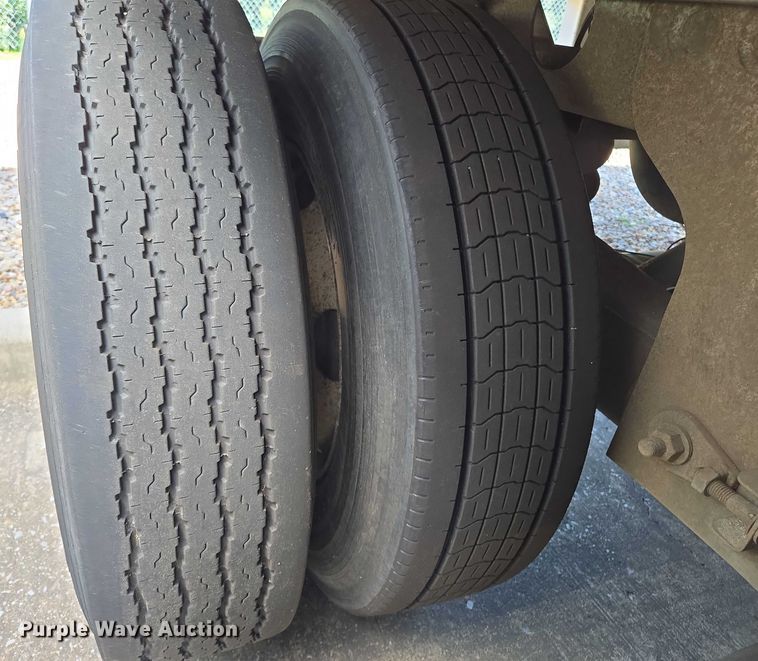 image for item EM0626 2006 Lufkin TFV-CL-110 dry van trailer