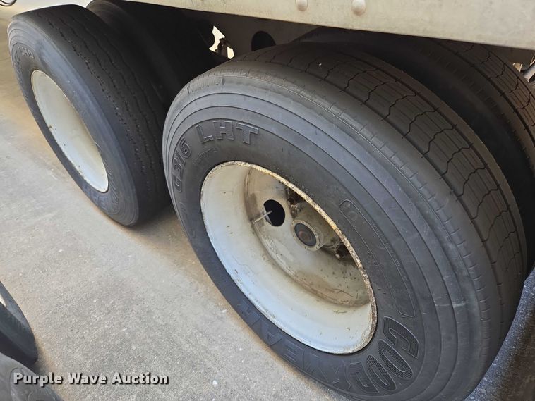 image for item EM0626 2006 Lufkin TFV-CL-110 dry van trailer