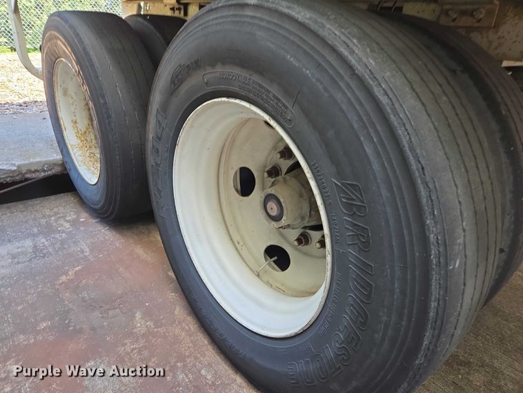 image for item EM0627 2006 Lufkin TFV-CL-110 dry van trailer