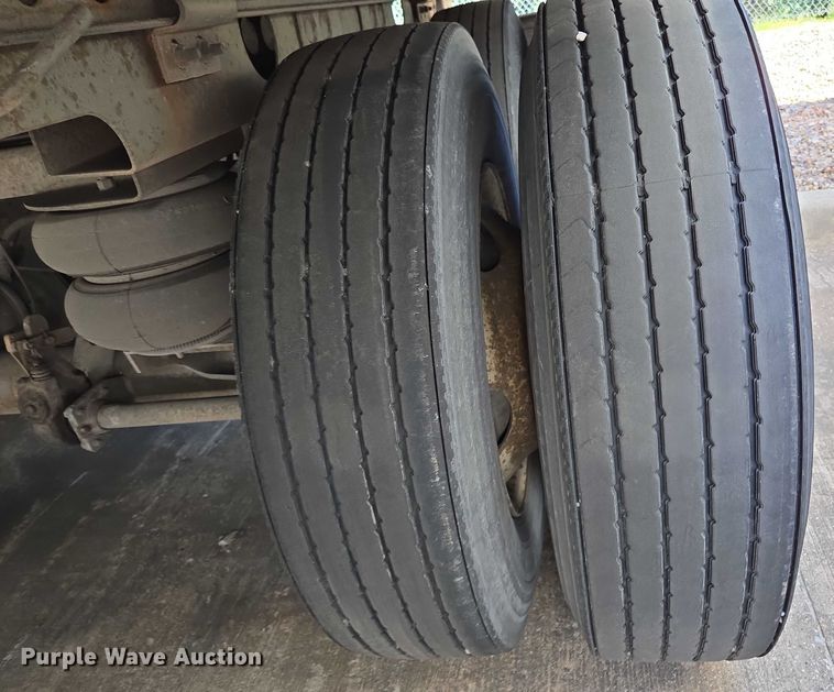 image for item EM0627 2006 Lufkin TFV-CL-110 dry van trailer