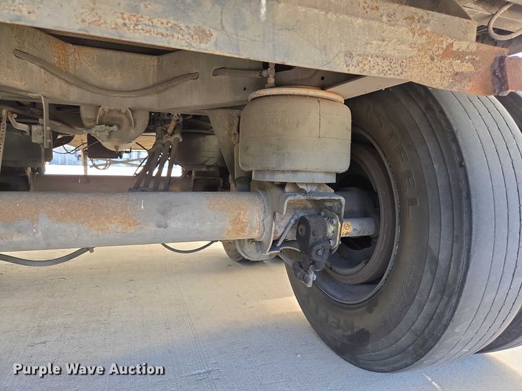 image for item EM0631 2006 Utility VS2DX dry van trailer