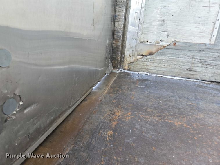 image for item EM0631 2006 Utility VS2DX dry van trailer