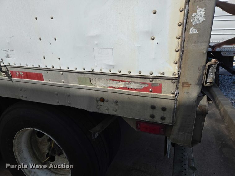 image for item EM0631 2006 Utility VS2DX dry van trailer