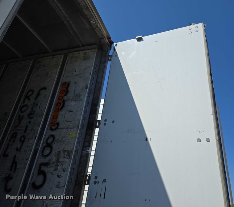 image for item EM0631 2006 Utility VS2DX dry van trailer