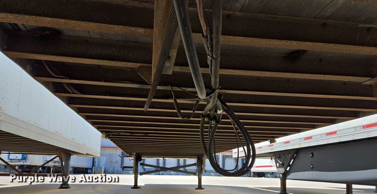 image for item EM0631 2006 Utility VS2DX dry van trailer