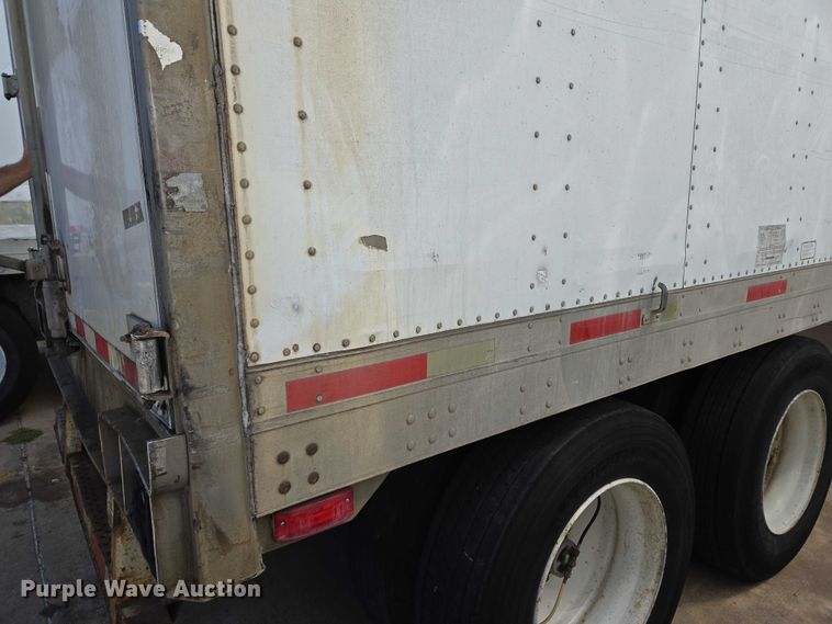 image for item EM0631 2006 Utility VS2DX dry van trailer