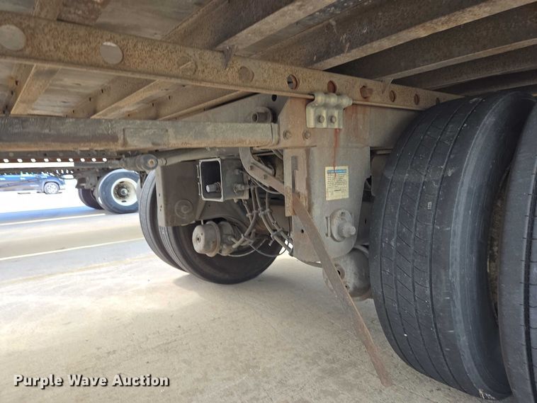 image for item EM0631 2006 Utility VS2DX dry van trailer