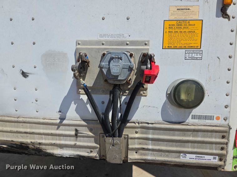 image for item EM0631 2006 Utility VS2DX dry van trailer