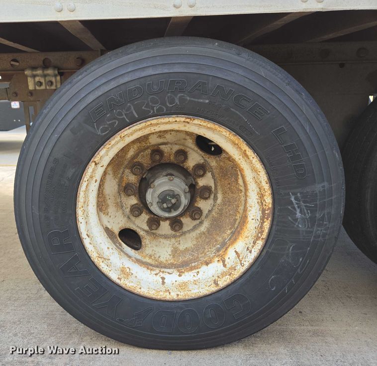 image for item EM0631 2006 Utility VS2DX dry van trailer