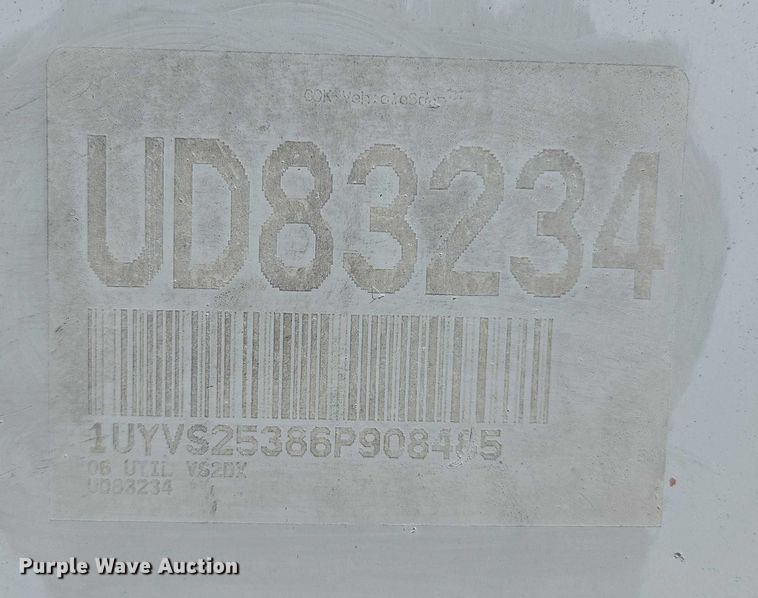 image for item EM0631 2006 Utility VS2DX dry van trailer