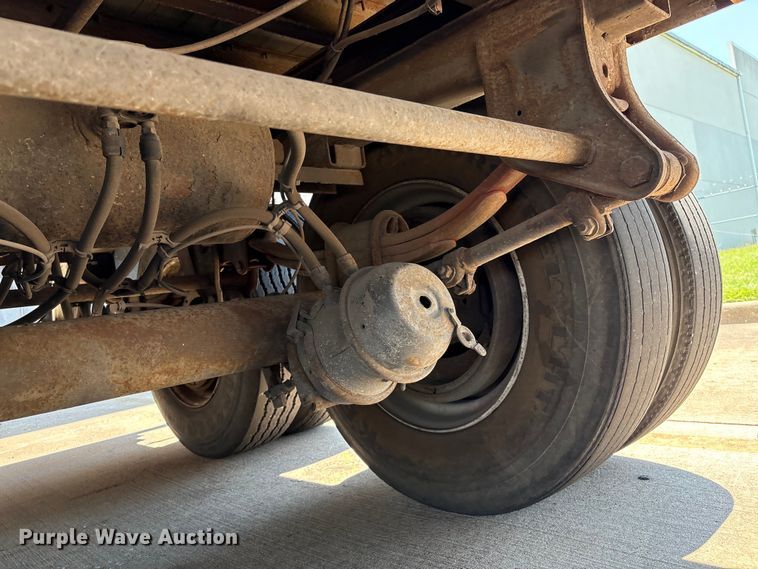 image for item EM0632 2005 Wabash DVCVHPC dry van trailer