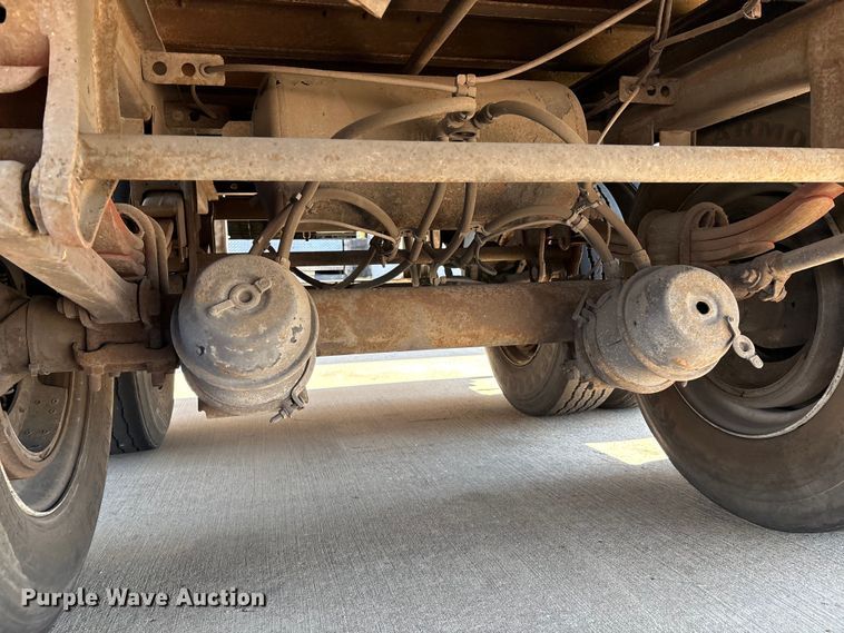 image for item EM0632 2005 Wabash DVCVHPC dry van trailer