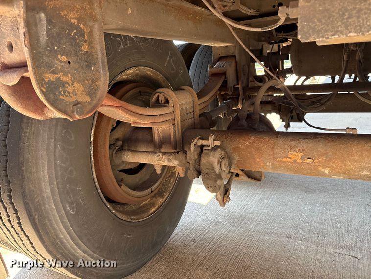 image for item EM0632 2005 Wabash DVCVHPC dry van trailer