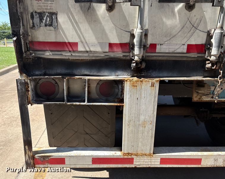 image for item EM0632 2005 Wabash DVCVHPC dry van trailer