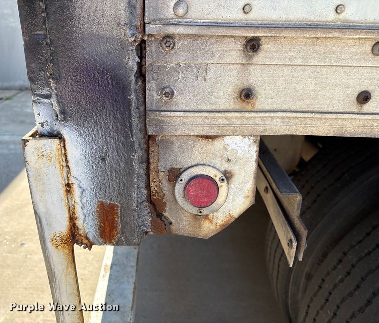 image for item EM0632 2005 Wabash DVCVHPC dry van trailer