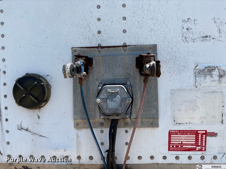 image for item EM0632 2005 Wabash DVCVHPC dry van trailer