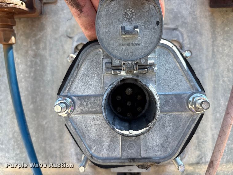 image for item EM0632 2005 Wabash DVCVHPC dry van trailer