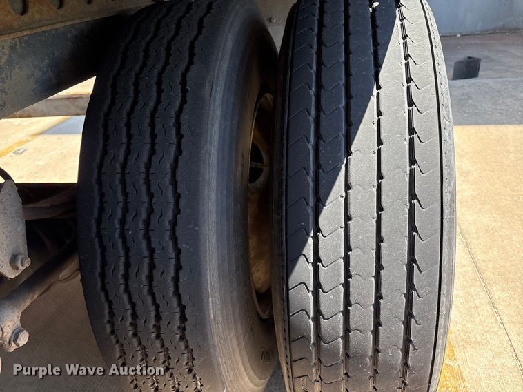 image for item EM0632 2005 Wabash DVCVHPC dry van trailer