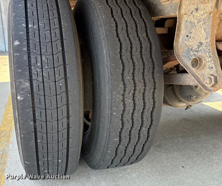 image for item EM0632 2005 Wabash DVCVHPC dry van trailer