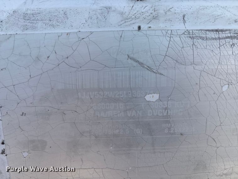 image for item EM0632 2005 Wabash DVCVHPC dry van trailer