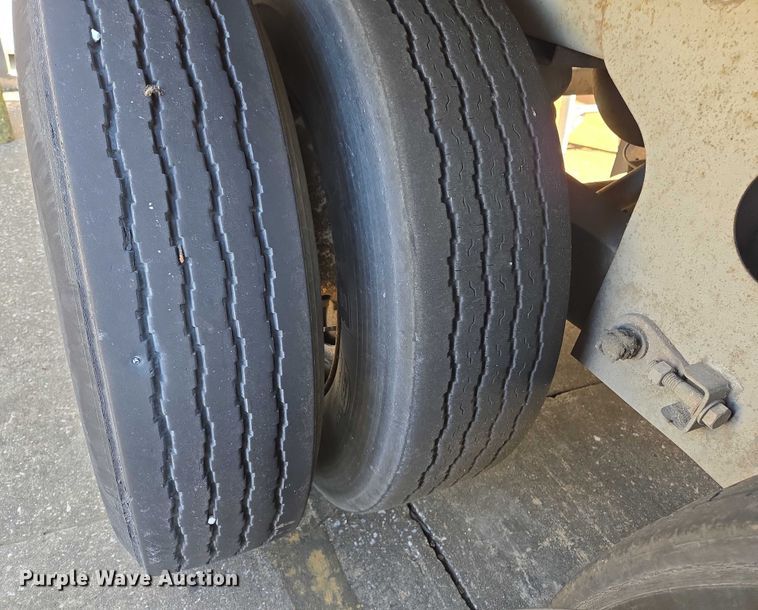 image for item EM0633 2006 Lufkin TFV-CL-110 dry van trailer