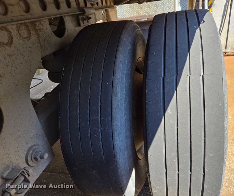 image for item EM0633 2006 Lufkin TFV-CL-110 dry van trailer