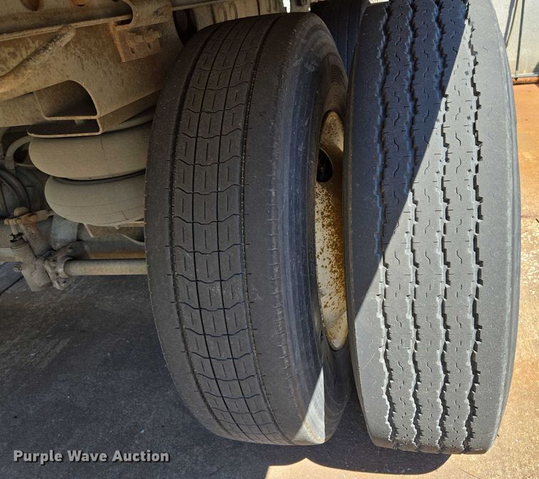 image for item EM0633 2006 Lufkin TFV-CL-110 dry van trailer