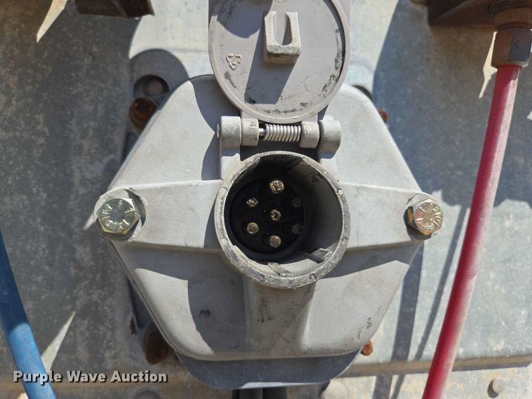 image for item EM0635 2005 Wabash DVCVHPC dry van trailer