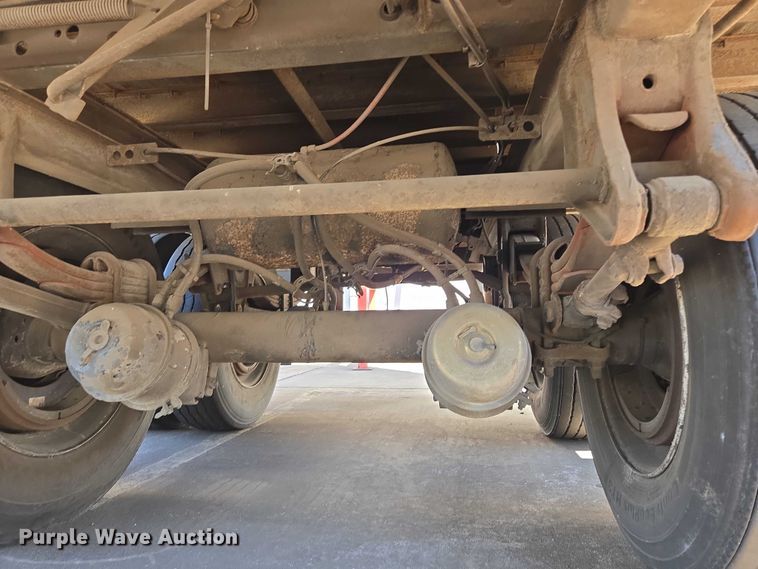 image for item EM0635 2005 Wabash DVCVHPC dry van trailer