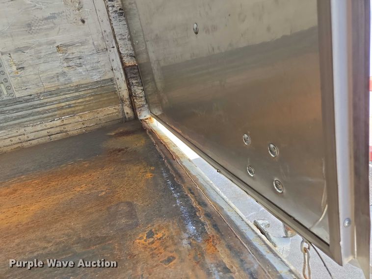 image for item EM0635 2005 Wabash DVCVHPC dry van trailer