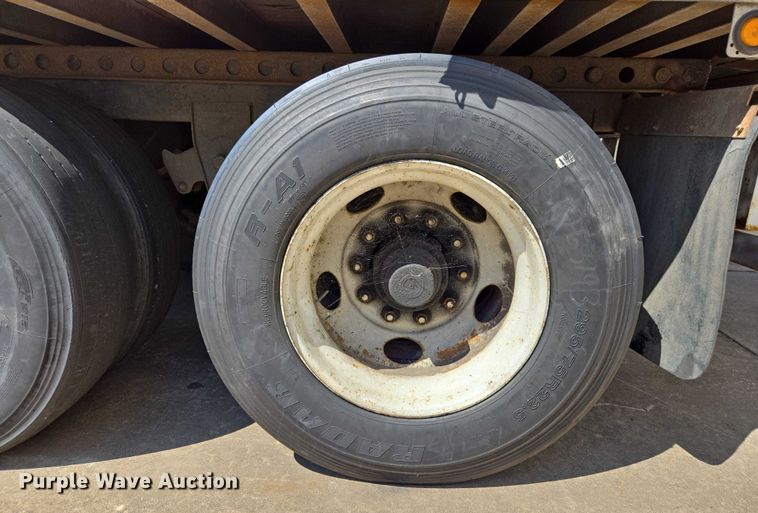 image for item EM0635 2005 Wabash DVCVHPC dry van trailer