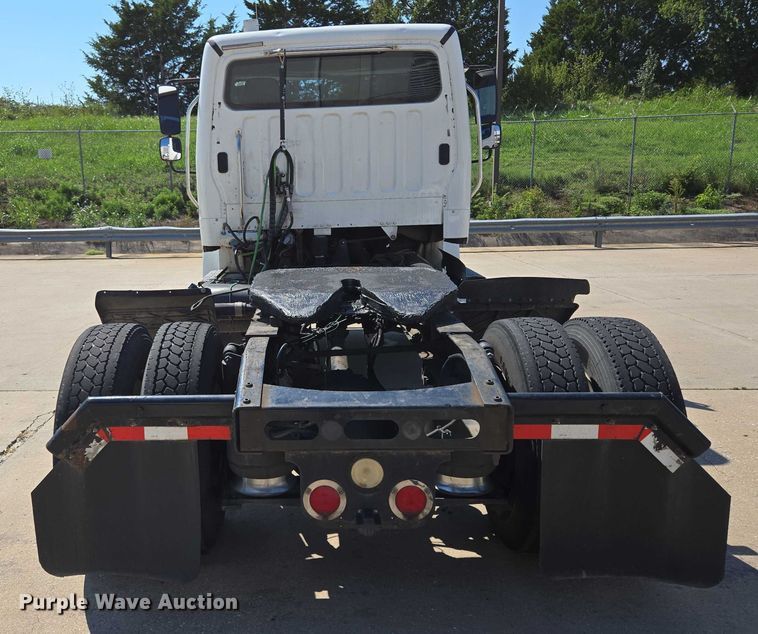 image for item EM0636 2013 Freightliner Business Class M2 semi truck